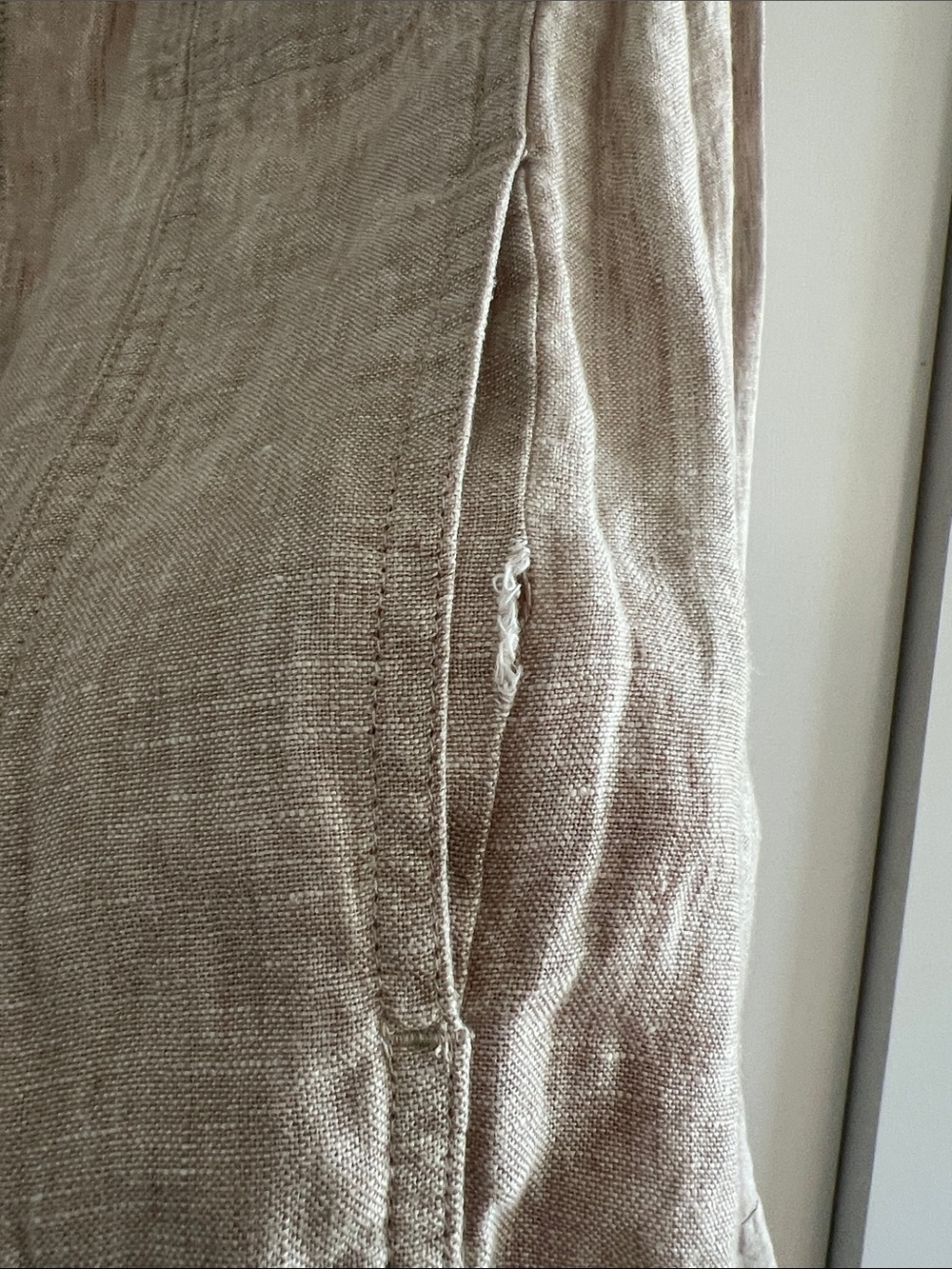Quince Women's 100% European Linen Jacket in Flax Size L (Small hole) - Picture 3 of 7